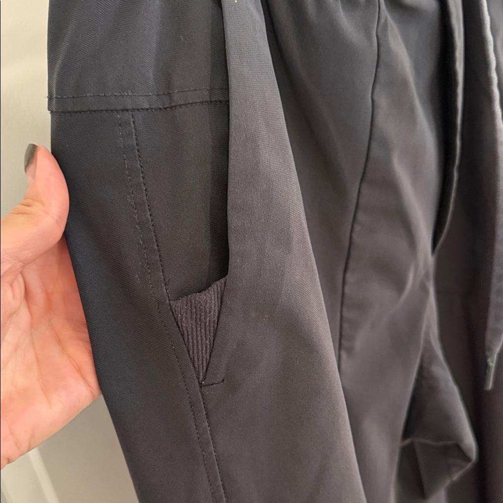 Men's Dark Grey lululemon Jogger Pants L EUC - Picture 6 of 6